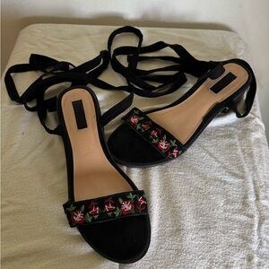 Perfect spring sandal 🌸🌼